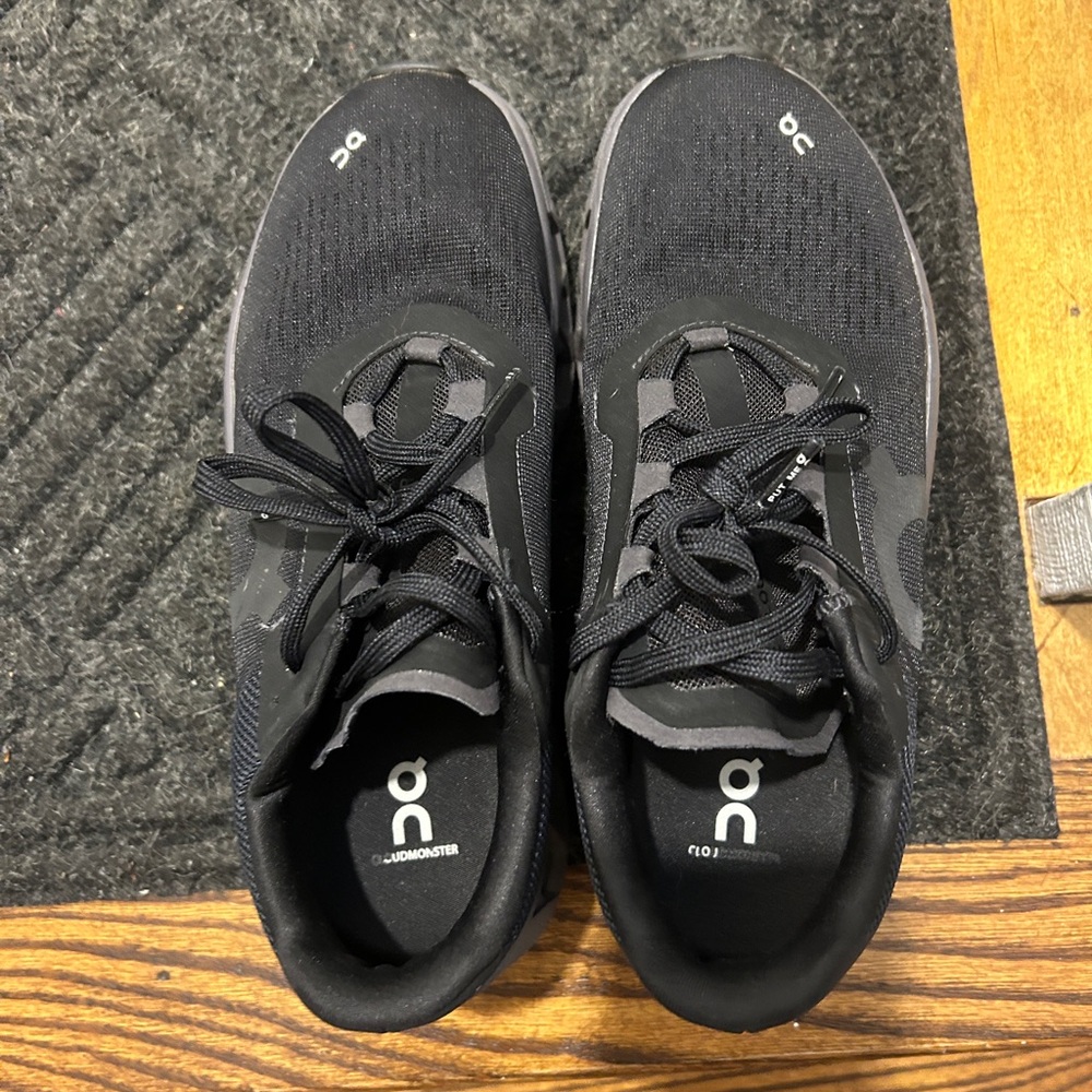 ON Running Black and Gray Sneakers - Picture 3 of 5